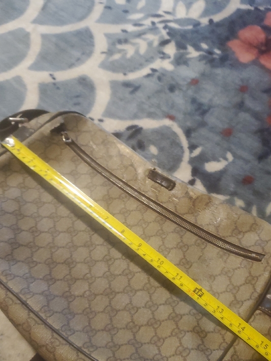 Gucci Handbags - Authentic Large Gucci GG Supreme Crossbody Bag